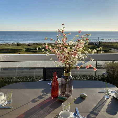 Appartement Azur - Triplex Spacieux, Face A La Mer, - T1